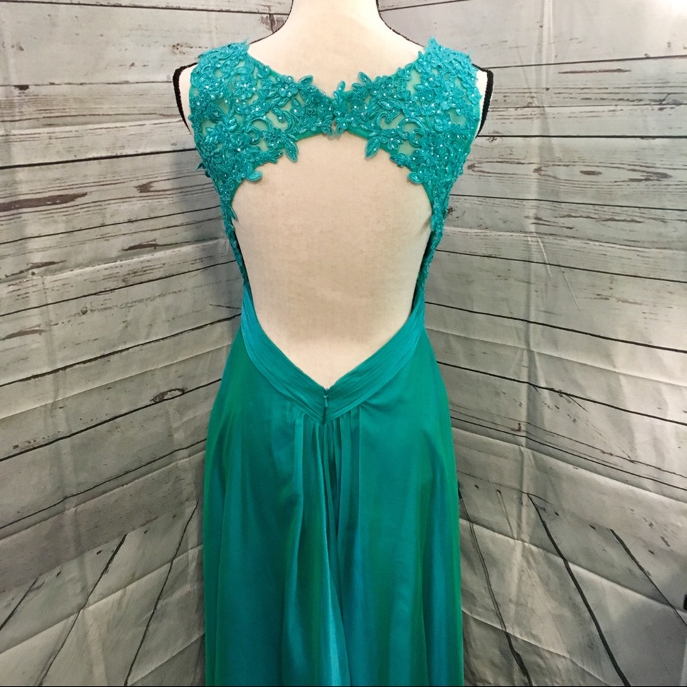 La Femme Prom Dress - Picture 2 of 8